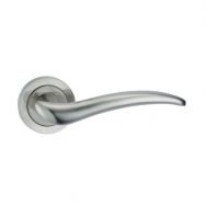 Swish Handle in Satin Nickel