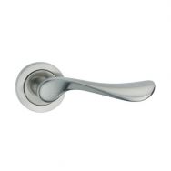 Wave Handle in Satin Nickel